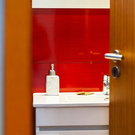 Konukevi Guestready - Tyler House In Funchal